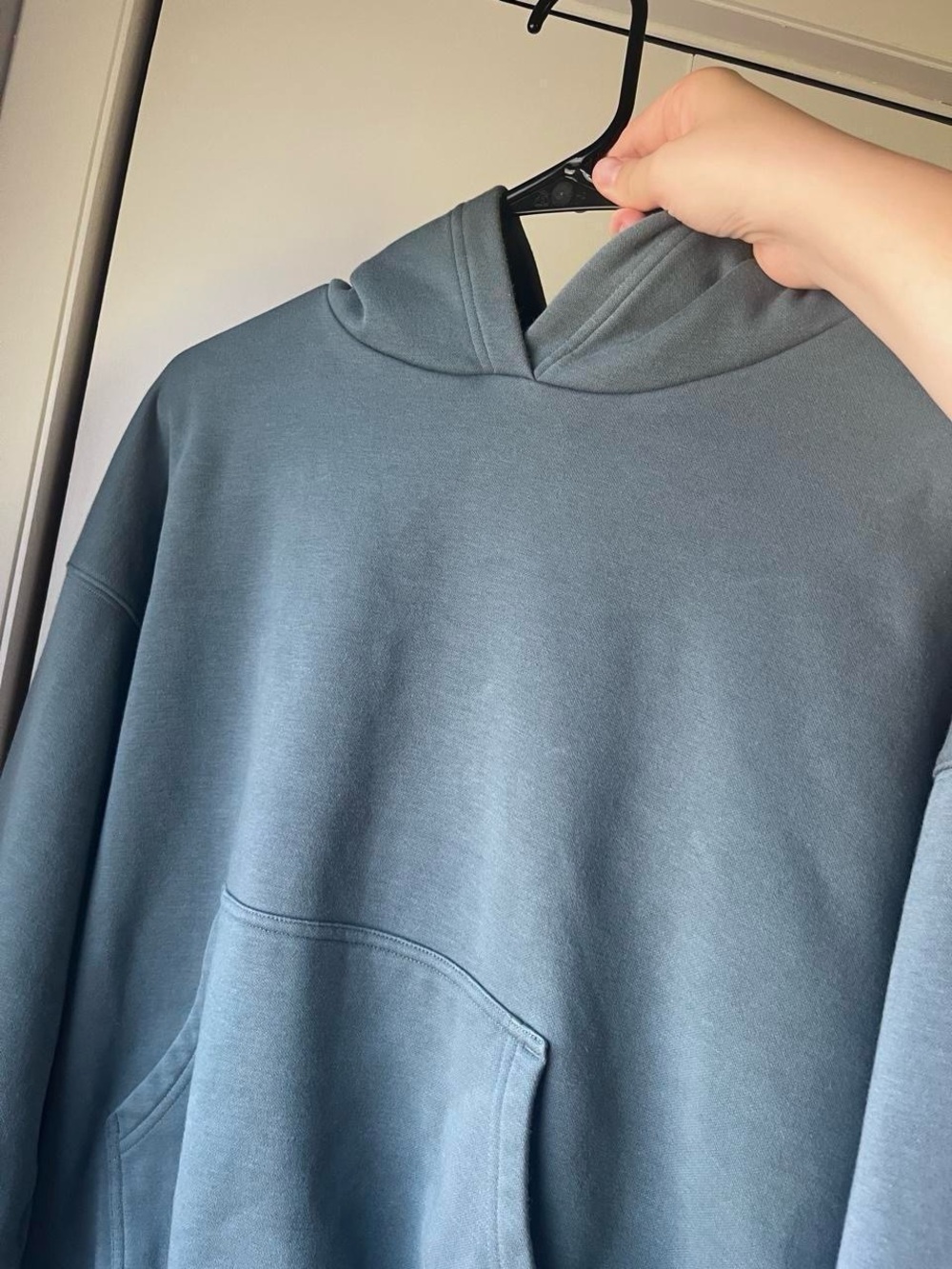 Fabletics Sweatshirt - Picture 3 of 5